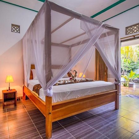 Balengku Homestay กิลิไอร์ ภายนอก รูปภาพ