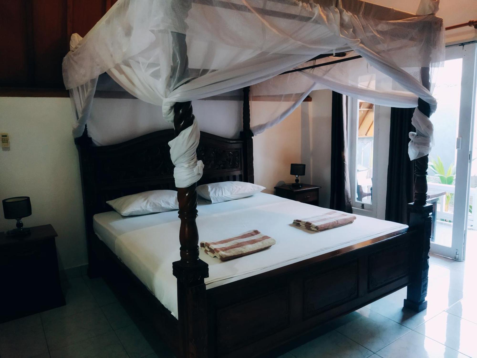 Balengku Homestay กิลิไอร์ ภายนอก รูปภาพ