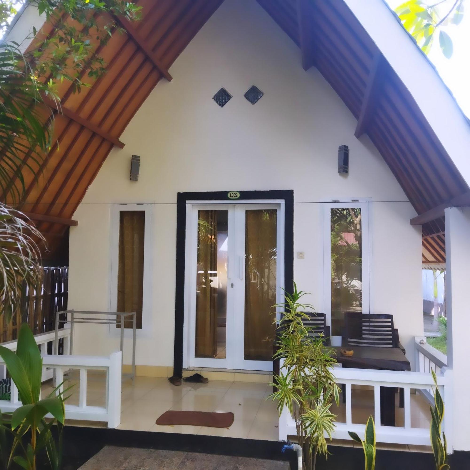 Balengku Homestay กิลิไอร์ ภายนอก รูปภาพ
