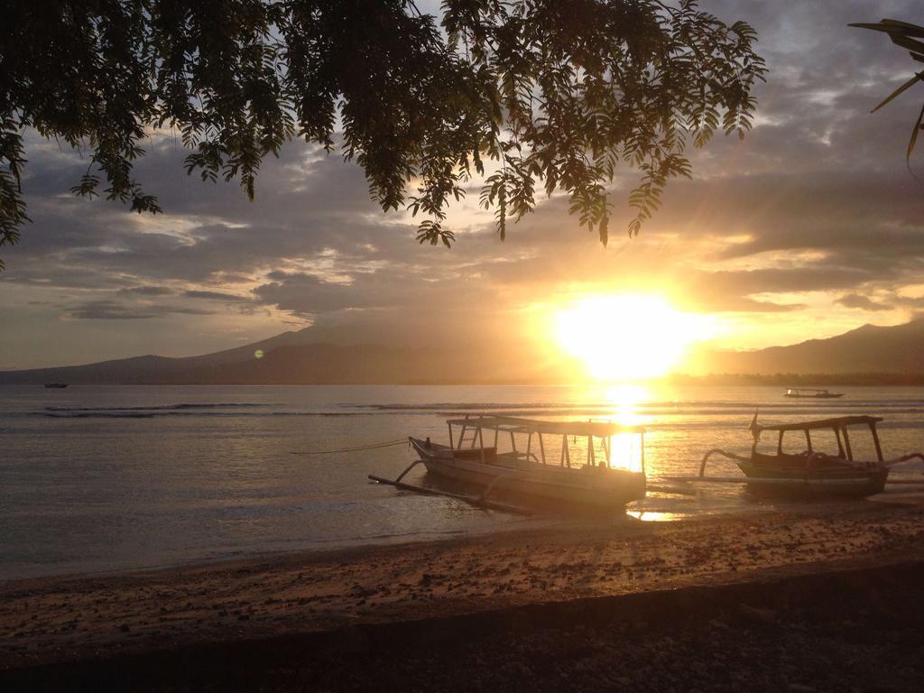 Balengku Homestay กิลิไอร์ ภายนอก รูปภาพ