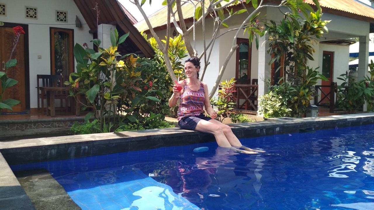 Balengku Homestay กิลิไอร์ ภายนอก รูปภาพ