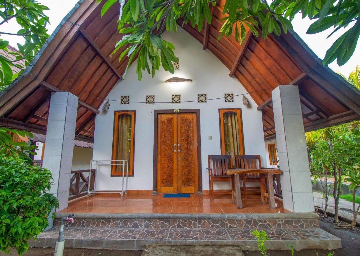 Balengku Homestay กิลิไอร์ ภายนอก รูปภาพ