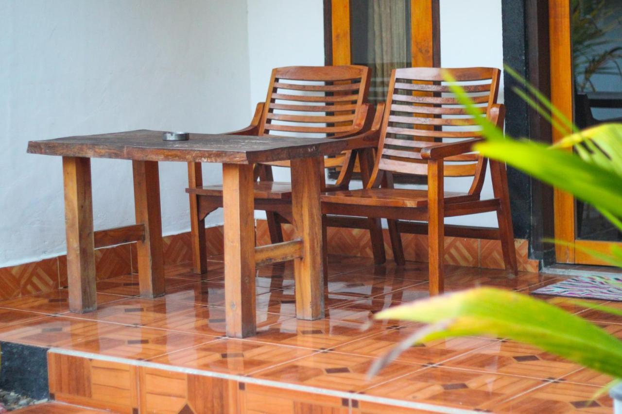 Balengku Homestay กิลิไอร์ ภายนอก รูปภาพ